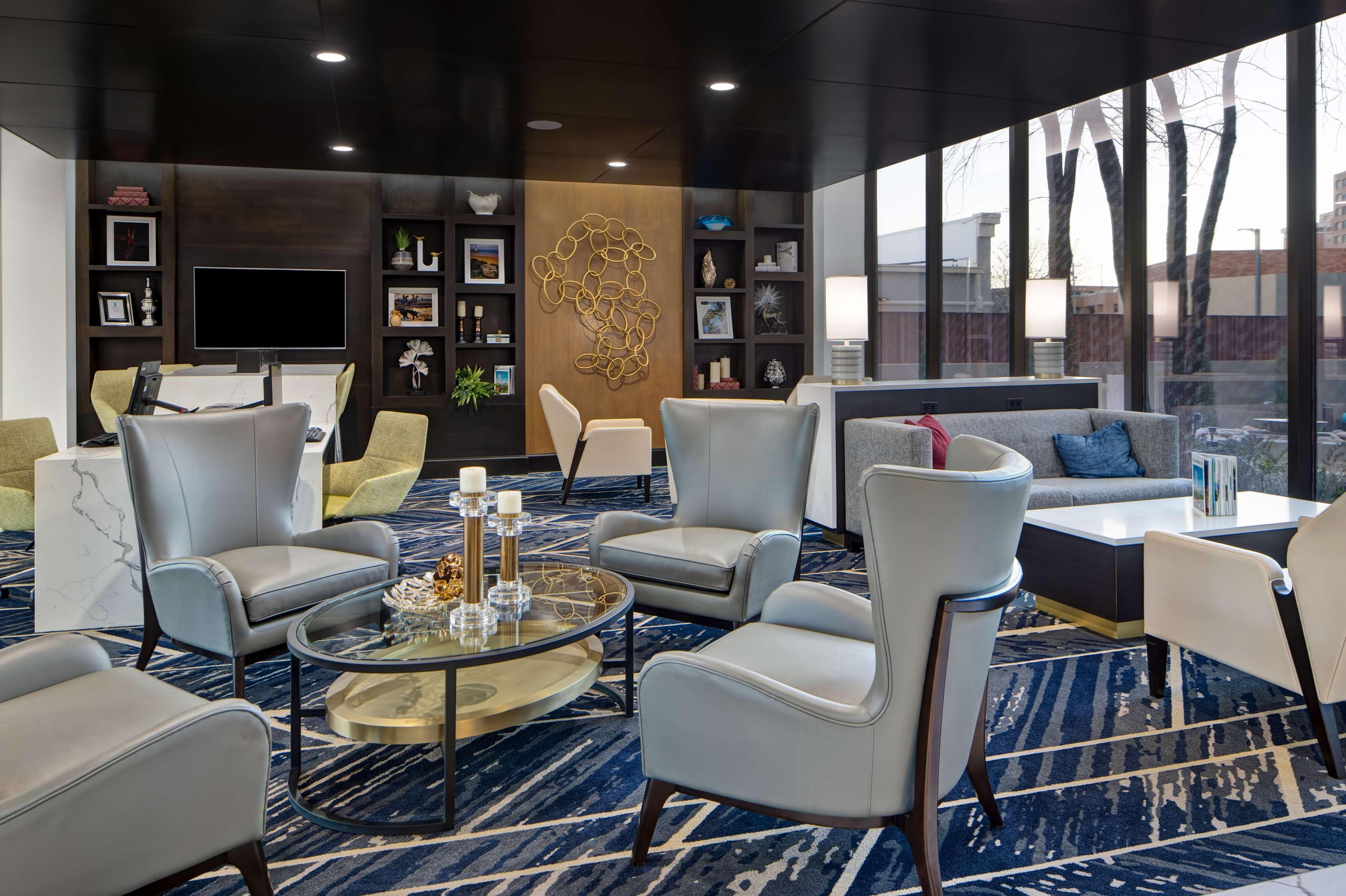 Hotel Embassy By Hilton Northwest 4*