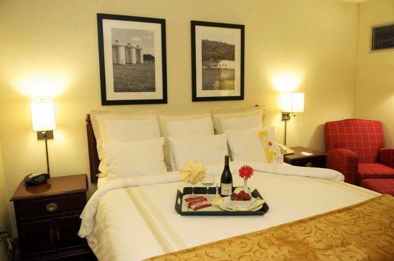 Hotel Embassy By Hilton Northwest